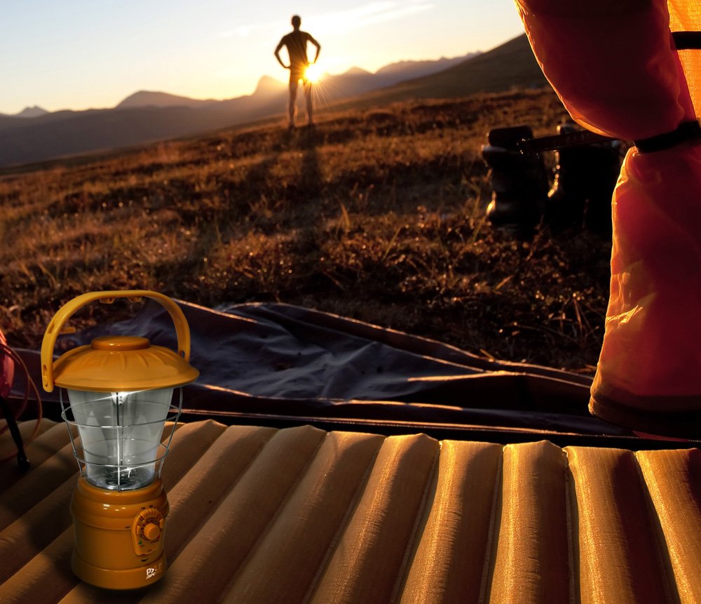 Pyle PSDNL22YL Multi Function Hand Crank LED Lantern with AM/FM Radio and Bui