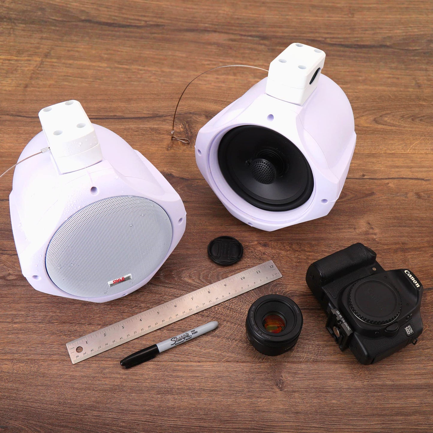 Pyle Waterproof Marine Wakeboard Tower Speakers - 6.5in Dual Subwoofer Speaker Set and 1” Tweeter with 200 Watt Power - 2-way Boat Audio Stereo System with Mounting Bracket - 1 Pair - PLMRW65 (White)